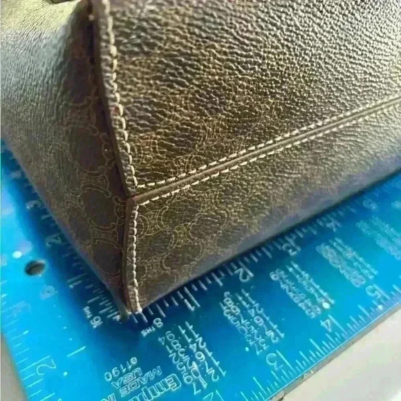 Celine Macadam vintage leather top handle bag. Great condition - gold hardware - Picture 9 of 16